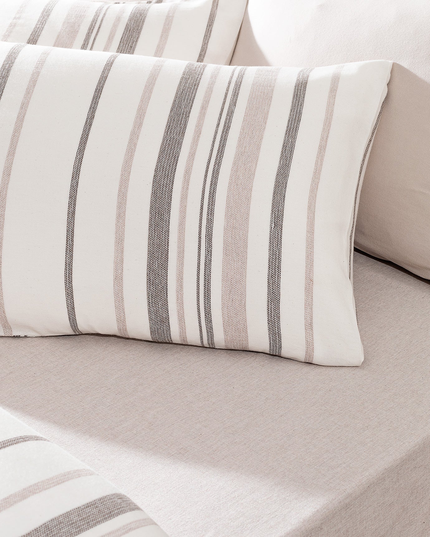 Colmar Double Size Dobby Duvet Cover Set - Madame Coco JO