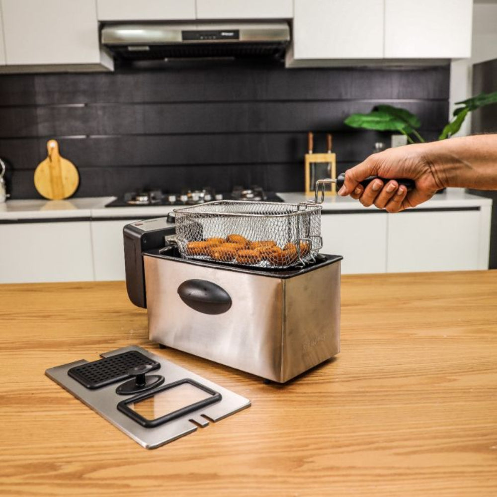 Geepas Compact Deep Fryer 3L Capacity 2180W Power