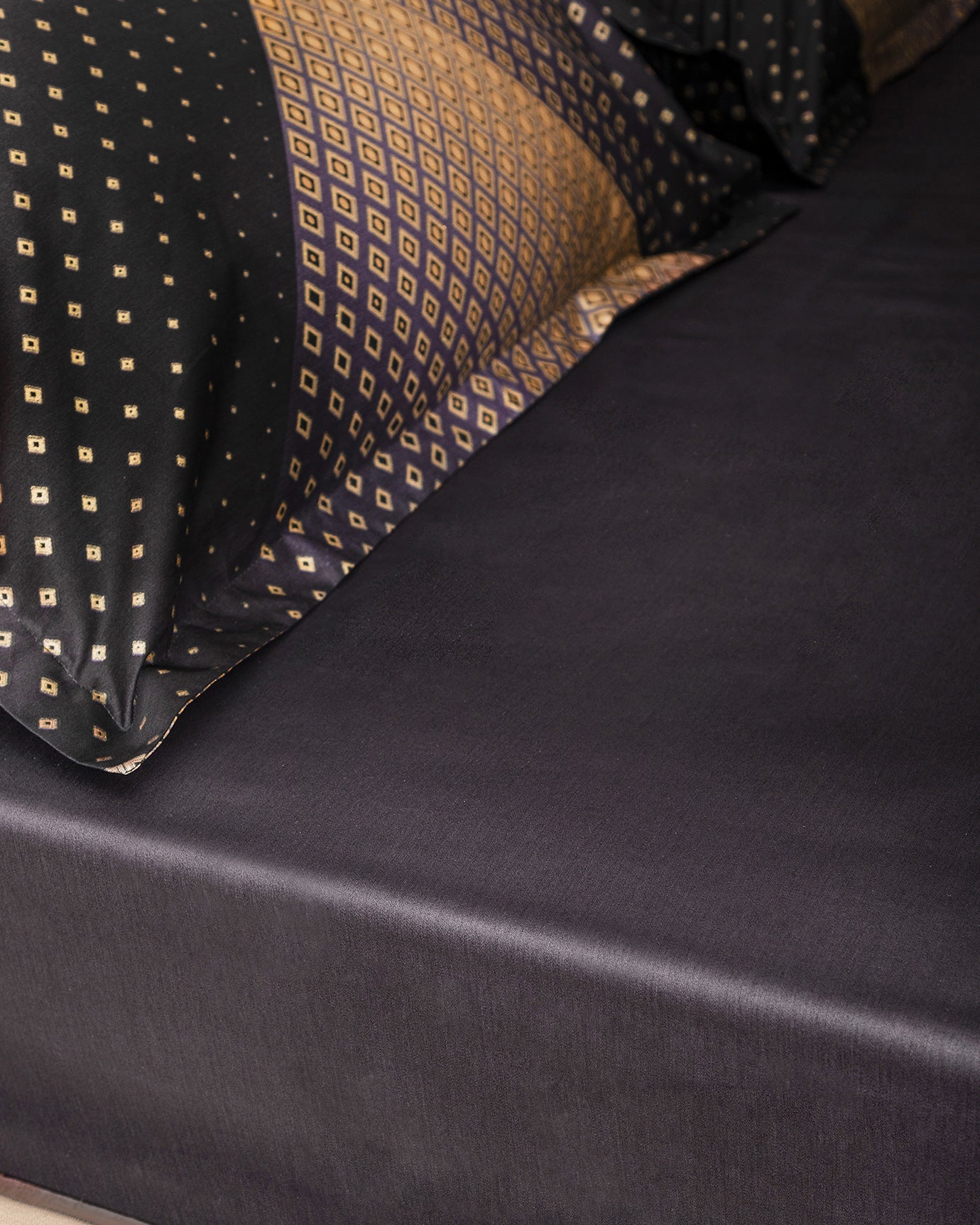Aleon King Size Luxury Satin Duvet Cover Set - Madame Coco JO