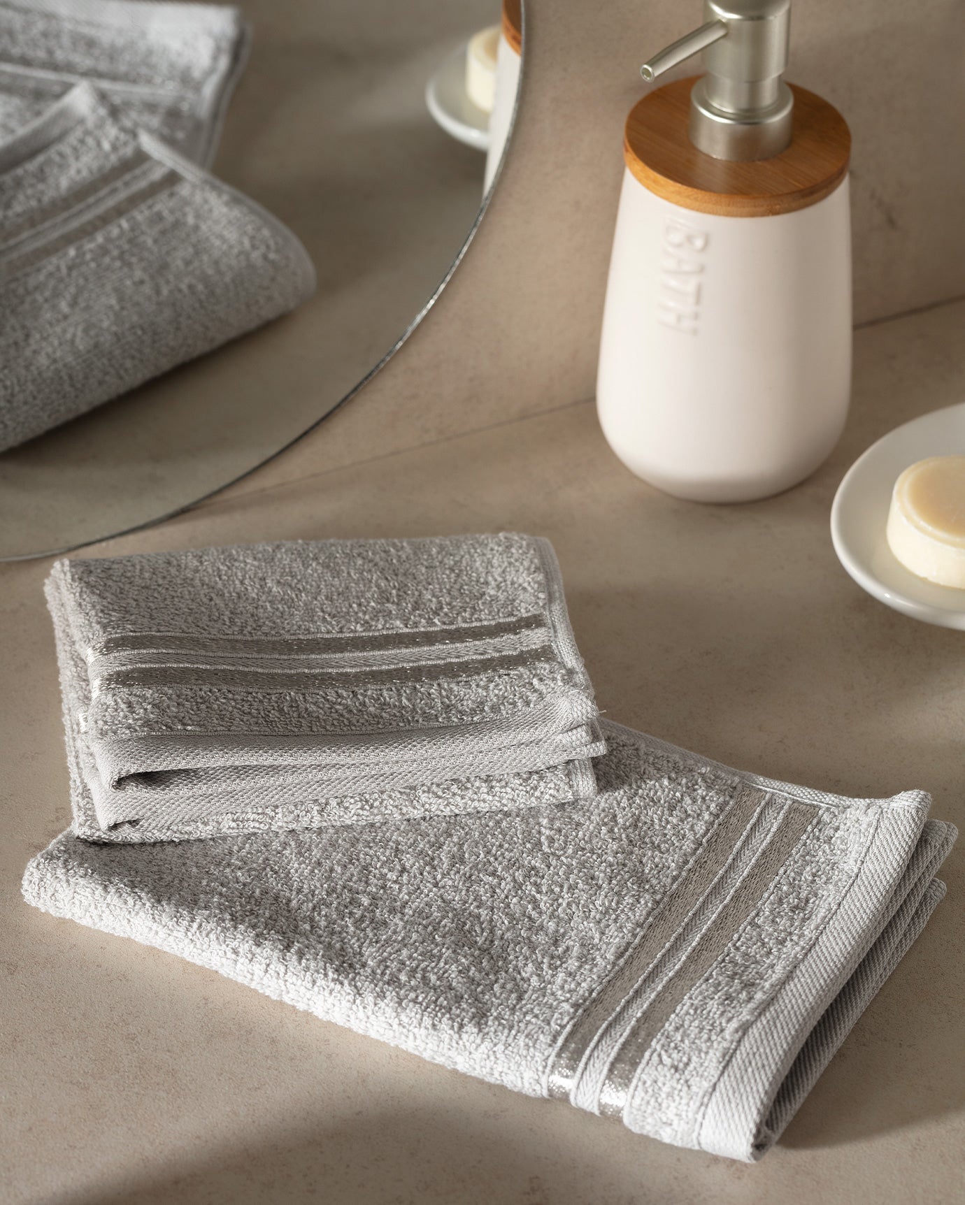 Maynor Flouche 2 Pack Hand Towel - Madame Coco JO