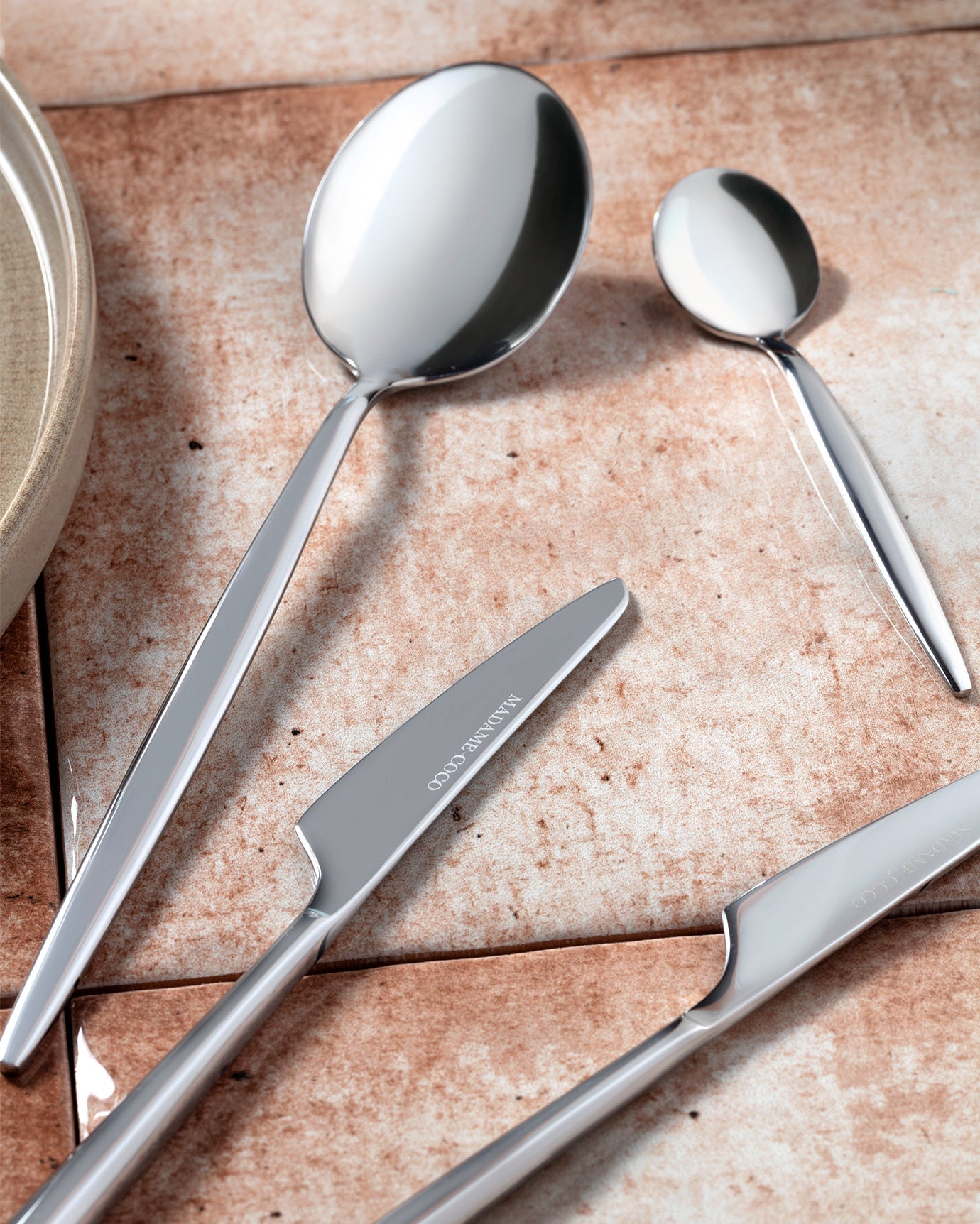 Freya 84 Pcs Cutlery Set - Madame Coco JO
