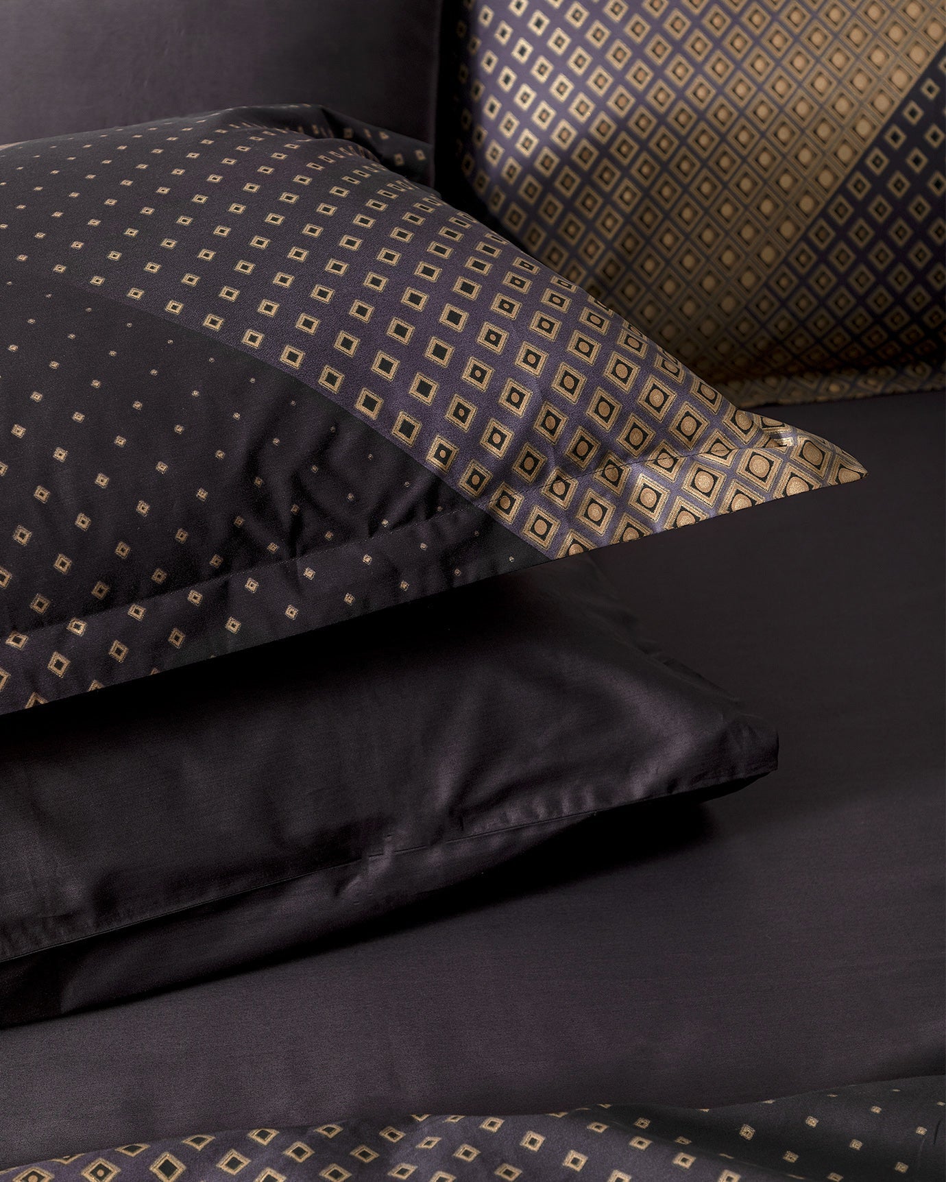 Aleon King Size Luxury Satin Duvet Cover Set - Madame Coco JO