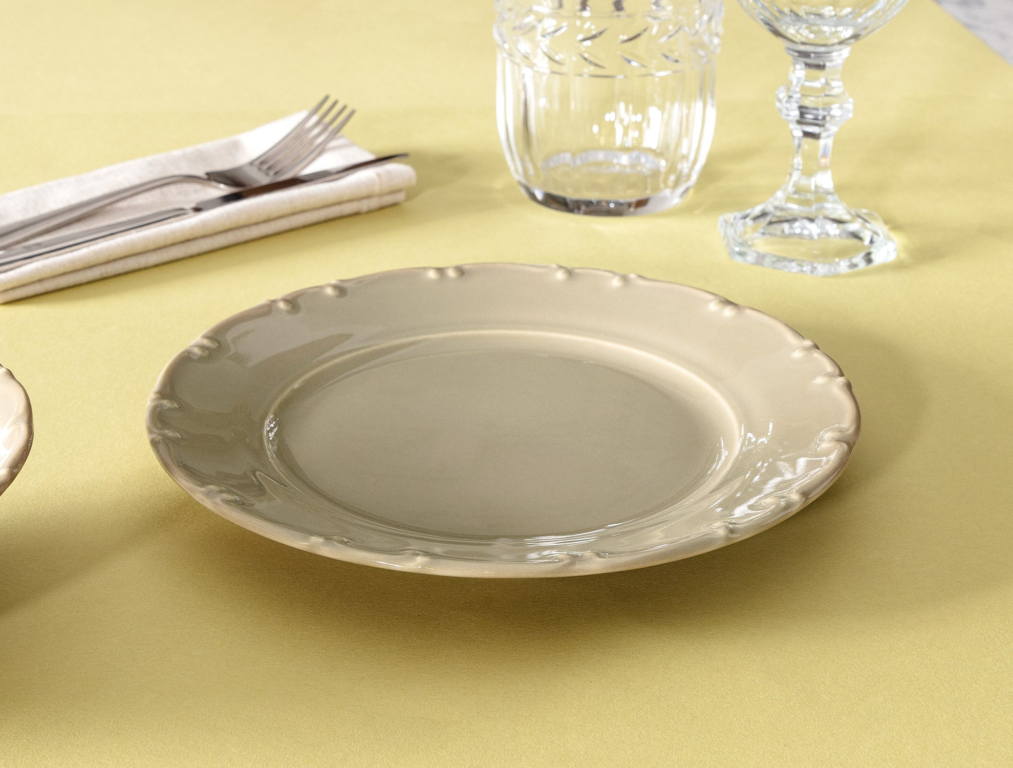 Bastien Dessert Plate 19 Cm - Madame Coco JO