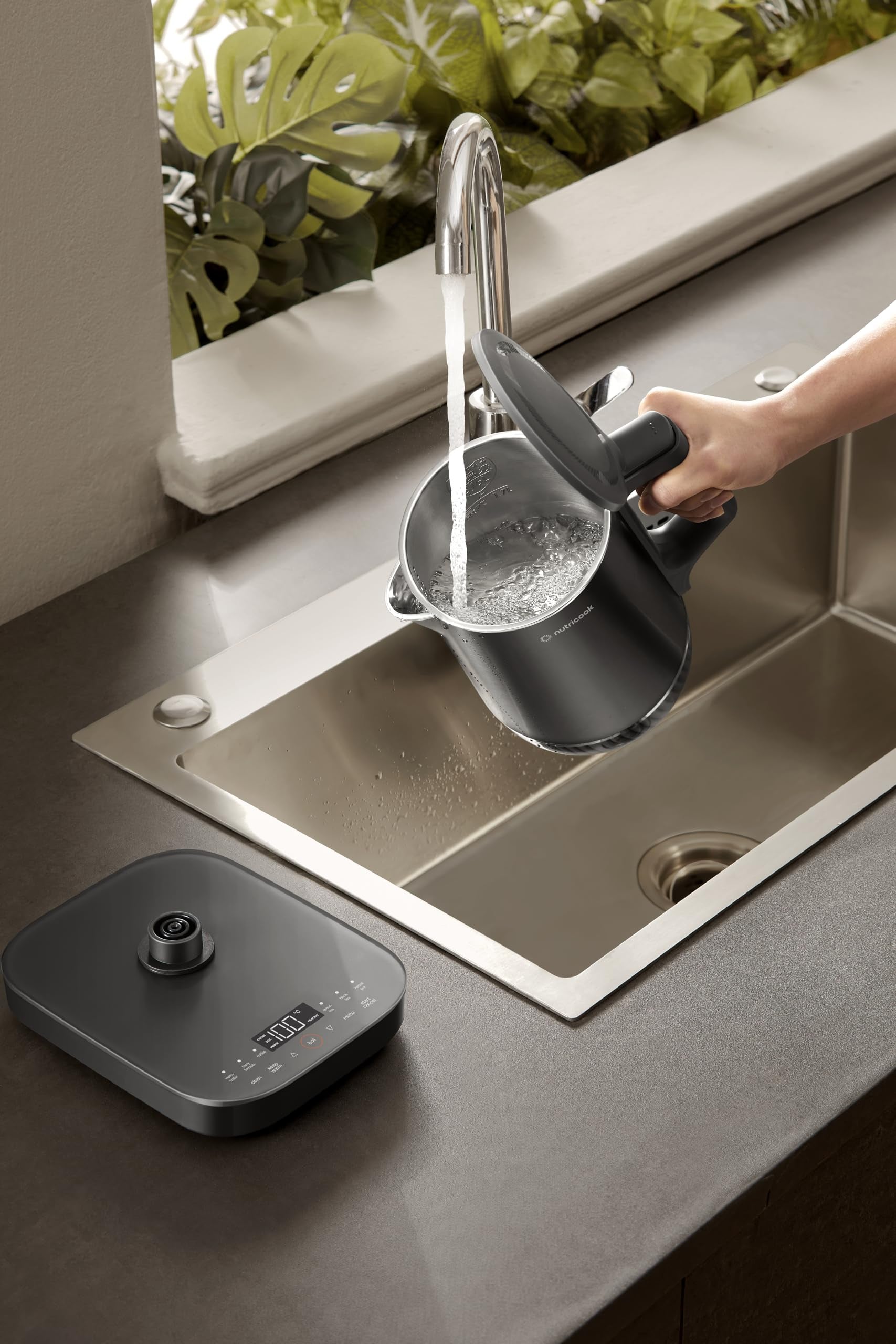 Nutricook NC-USK600 Smart Kettle | 1.7L | Digital Display | Temperature Control | Black