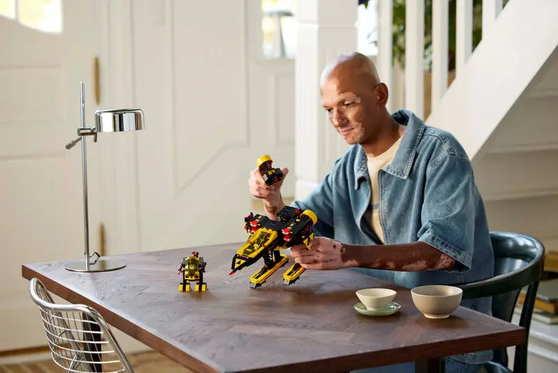 LEGO Blacktron Renegade – Classic Space Collection