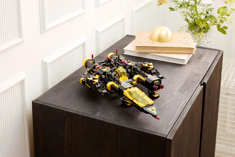 LEGO Blacktron Renegade – Classic Space Collection