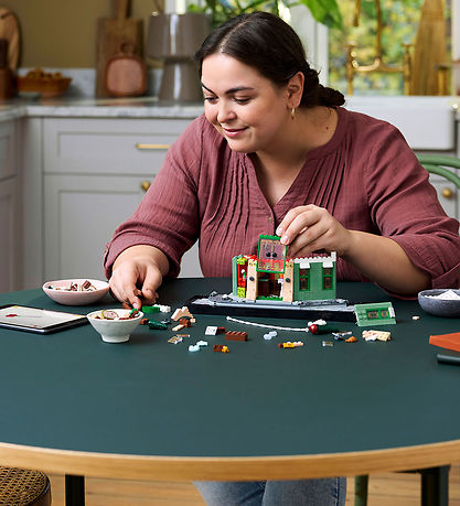 LEGO® Icons French Café 10362 – Parisian Build, 1101 pcs