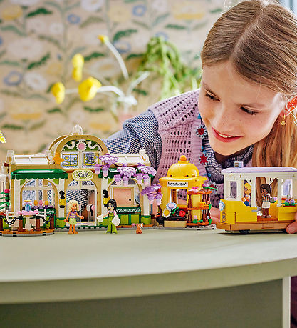 LEGO® Friends - Plant Café & Flower Shop 42671