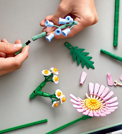 LEGO® Botanicals 10347 – Little Summer Bouquet 373 pcs