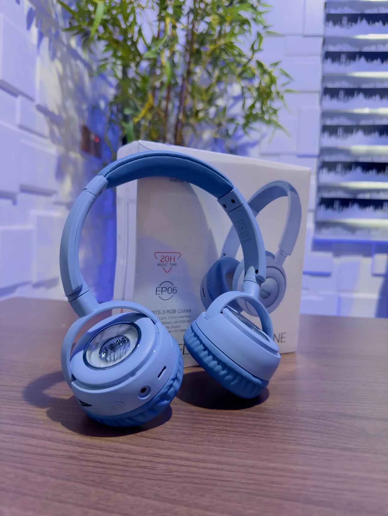 Yesido BT5.3 Headphones - RGB Lights & Long Battery blue