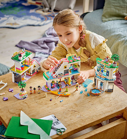 LEGO® Friends - Heartlake City Shopping Mall 42604