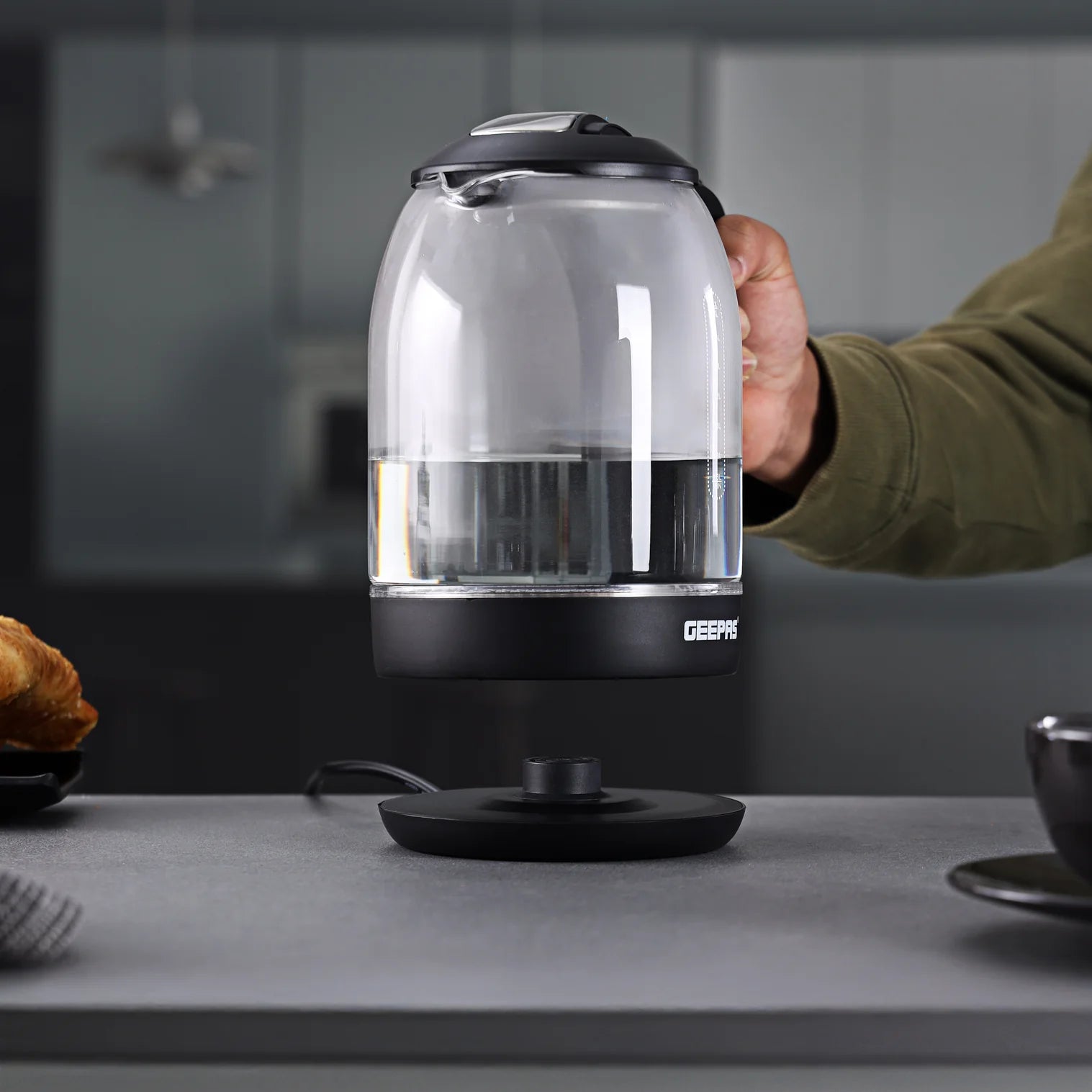Geepas GK9901 Electric Glass Kettle 1.8L – 1500W Fast Boil with Auto Shut-Off & Boil Dry Protection
