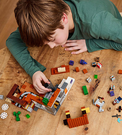 LEGO® Minecraft - The Badlands Mineshaft 21263 - 538 pcs