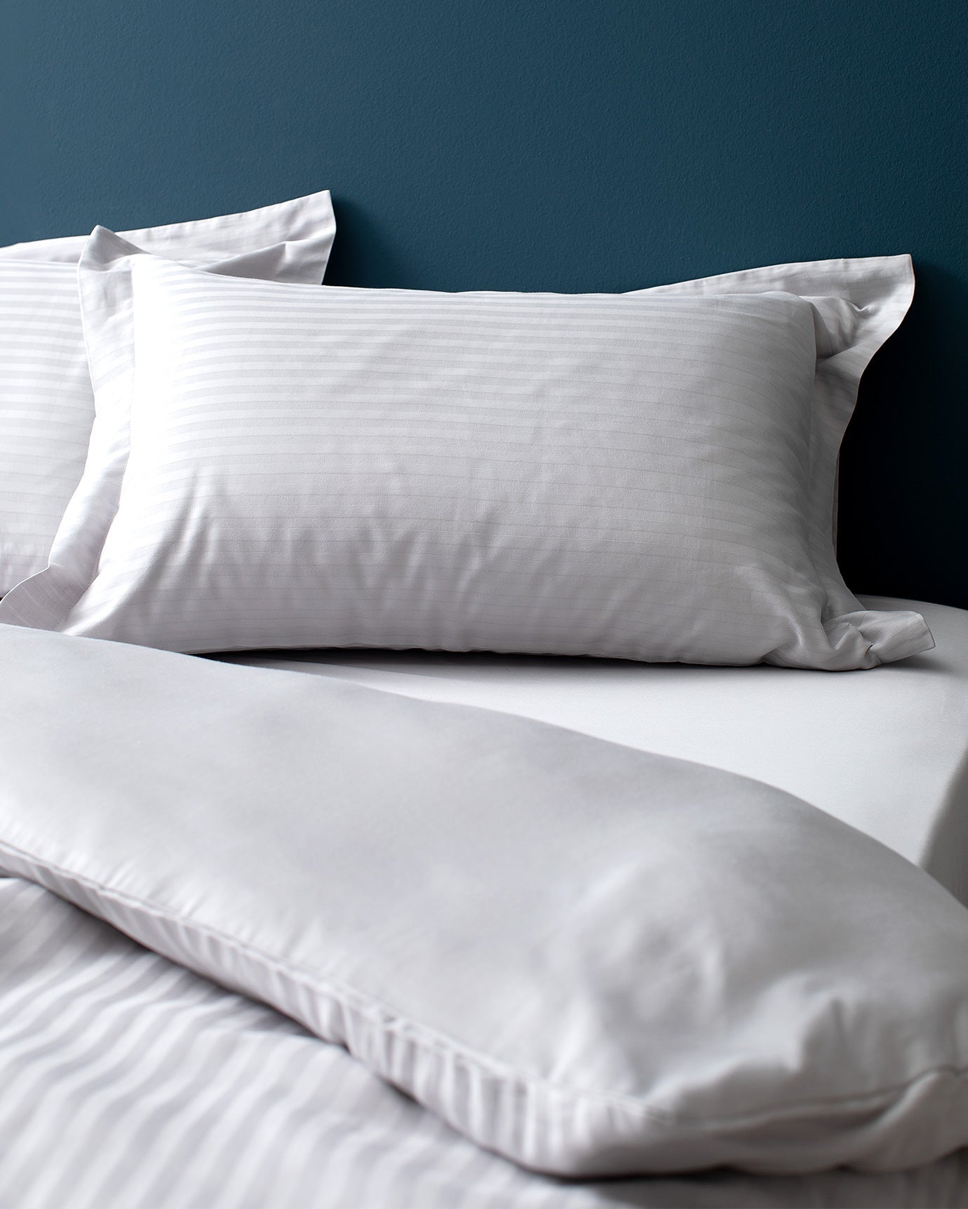 Elicia Double Size Striped Satin Duvet Cover Set - Madame Coco JO