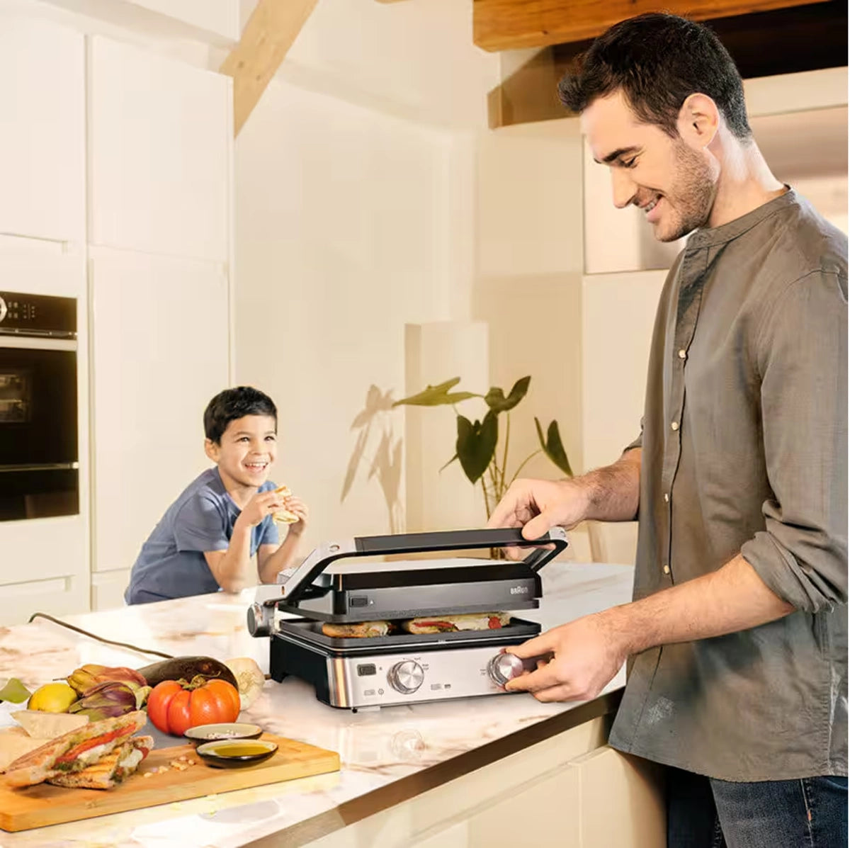 Braun MultiGrill 7 Contact Grill 2000W 3 Cooking Positions 230°C Non-Stick Removable Plates – Black & Stainless Steel (CG7020)
