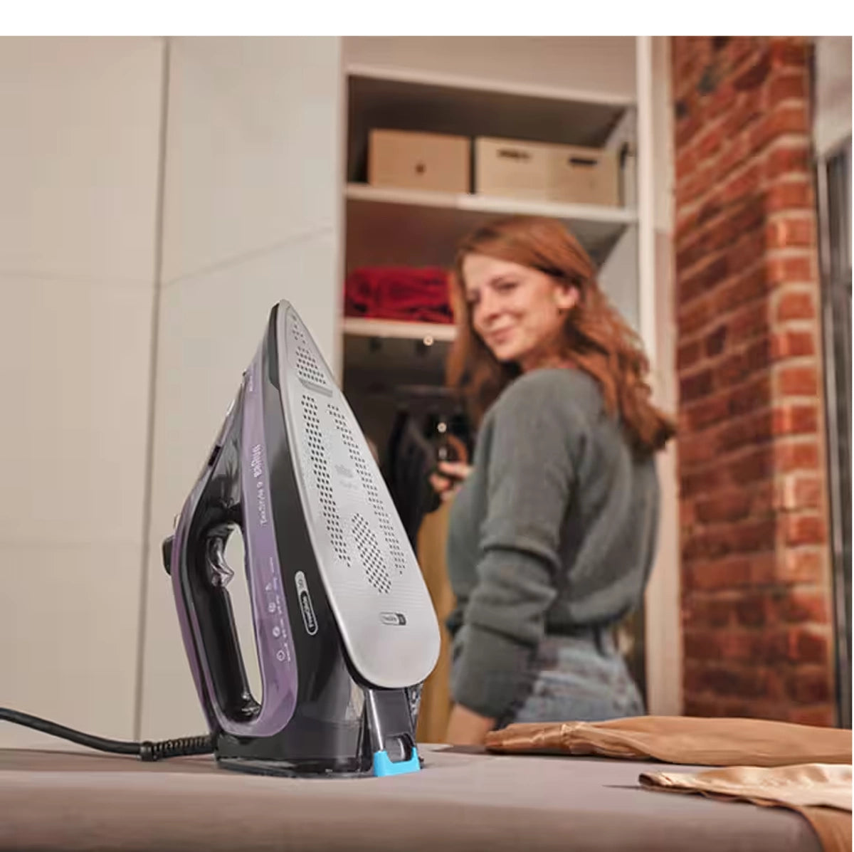 Braun TexStyle 9 Steam Iron 3100W 330ml FreeGlide 3D & iCare Technology EloxalPlus Ceramic Plate – Purple (SI9661VI)