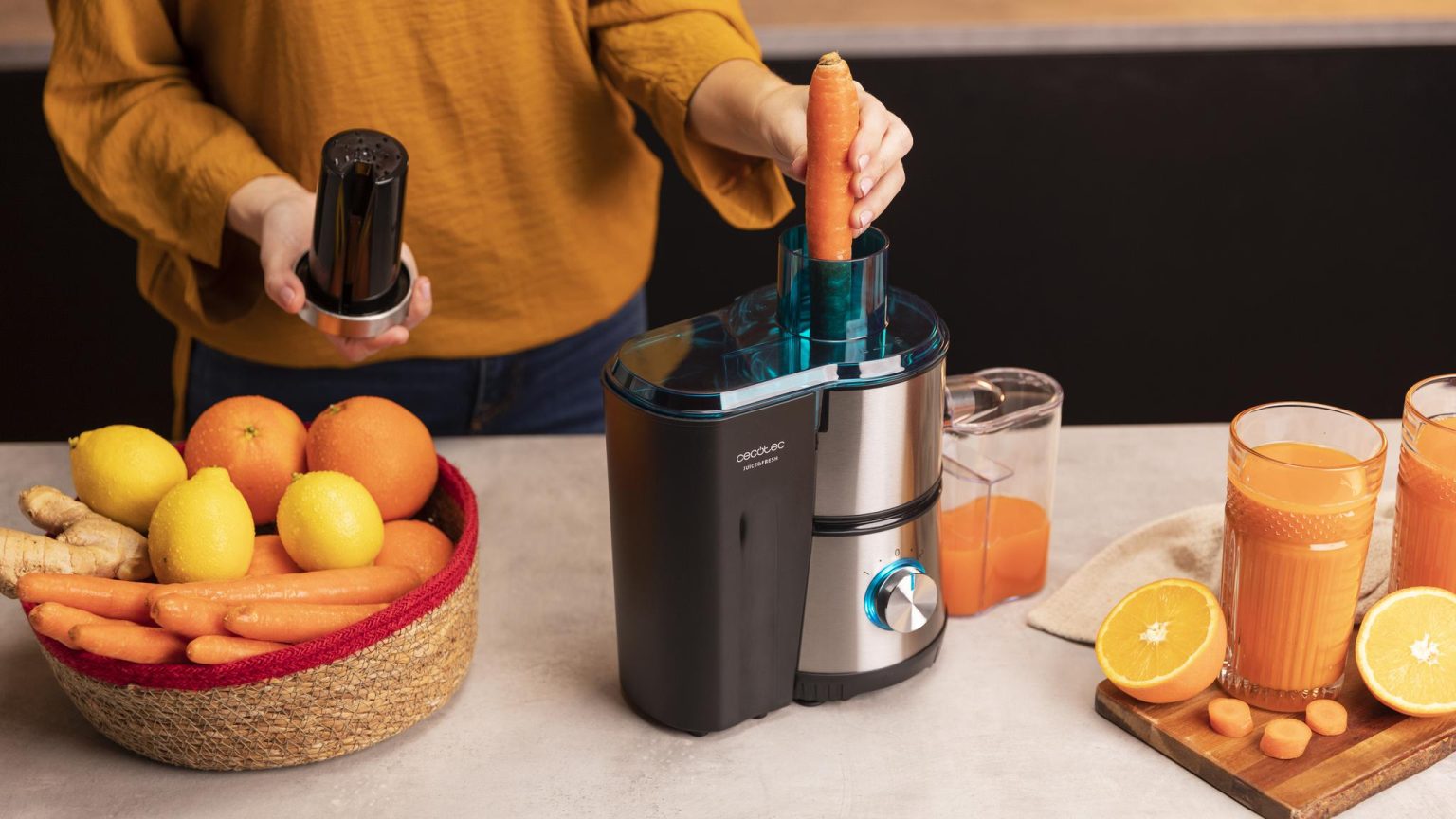 Cecotec Juice&Fresh 400 Titan Black 400W Centrifugal Juicer