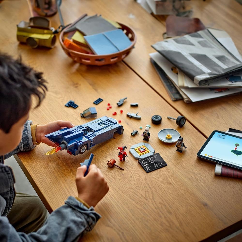 LEGO Batman - Batman with Batmobile vs. Harley Quinn & Mr. Freeze